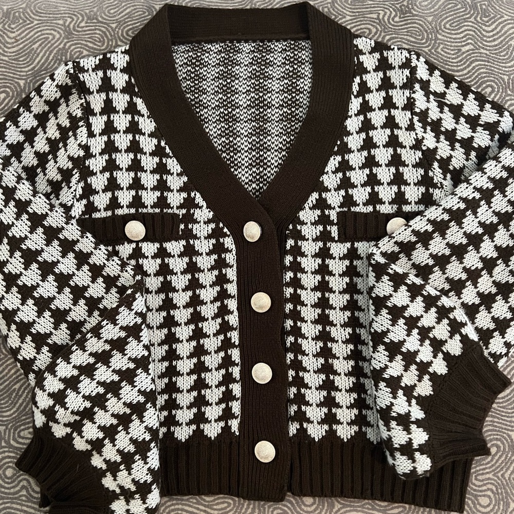 Cute cropped button up sweater!